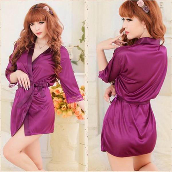 Áo choàng ngủ viền ren tay lửng