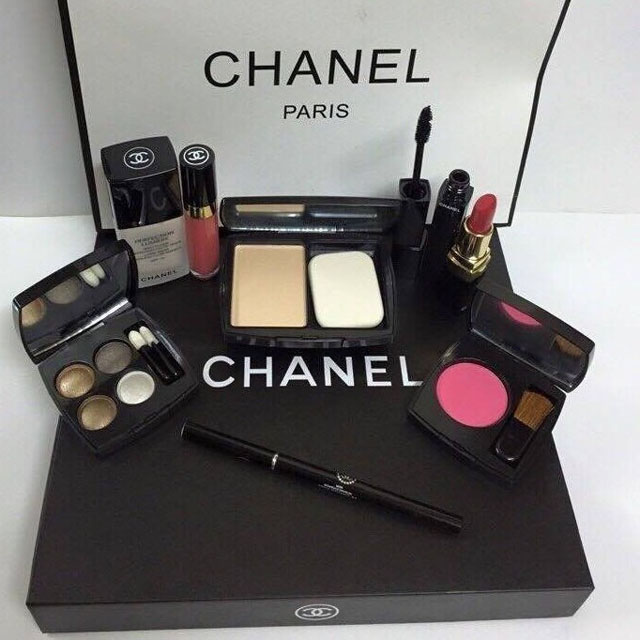 Bộ trang điểm cá nhân chanel 9 món