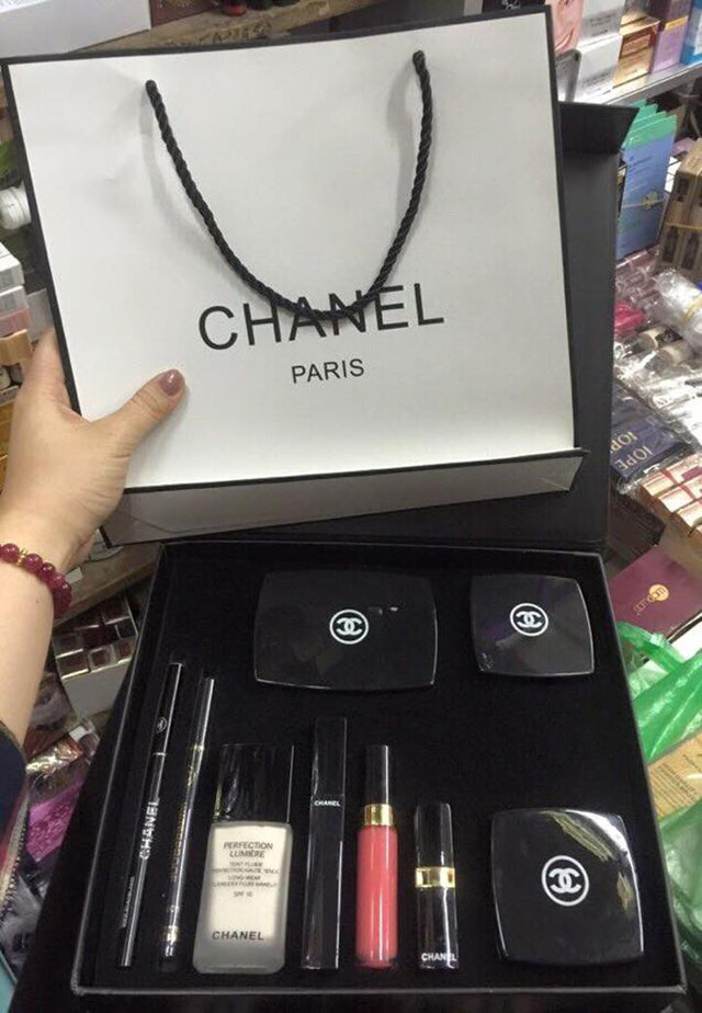 Bán buôn bộ trang điểm cá nhân chanel 9 món