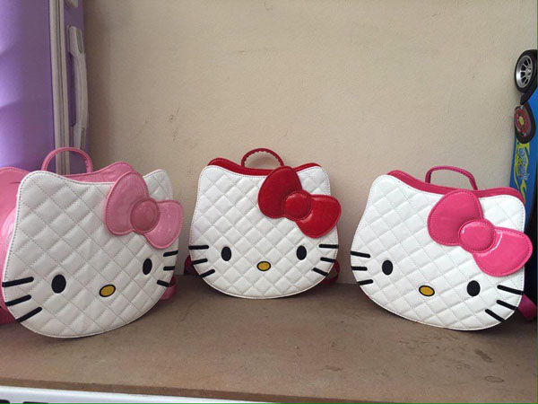 Ba lô hello kitty cho bé