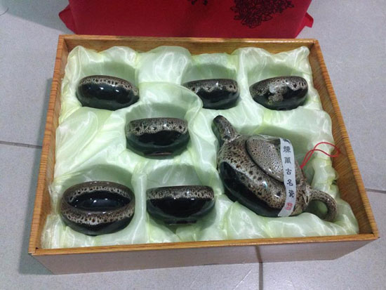 Bộ ấm chén cá 3D 2 màu cực đẹp