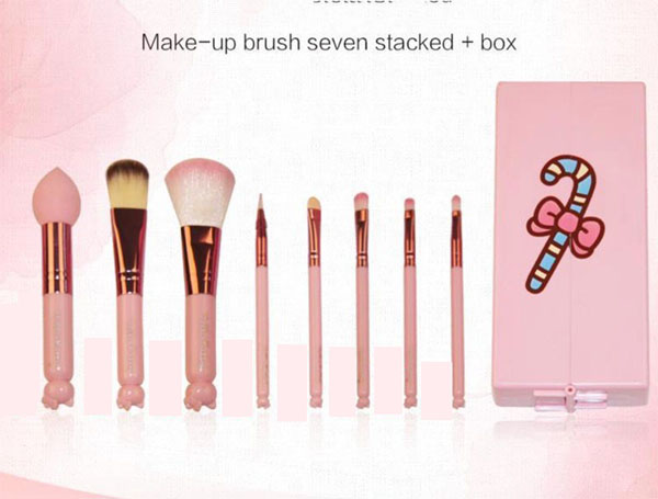 Bộ cọ trang điểm 8 cây Hello Kitty xinh xắn