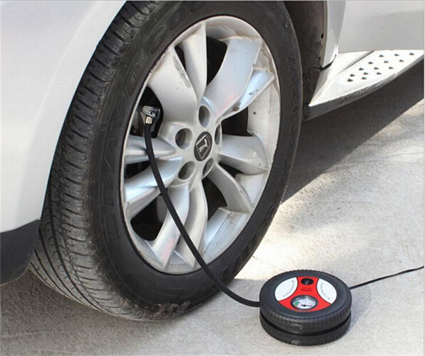Bơm điện ô tô đa năng 12V cắm tẩu thuốc