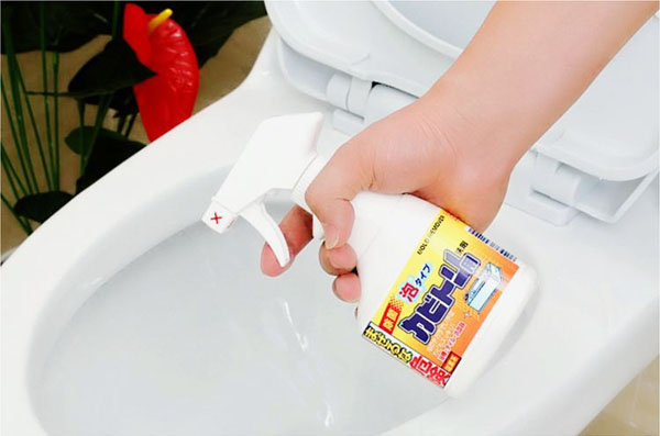 Chai xịt vệ sinh nhà bếp Rocket Mold Remover