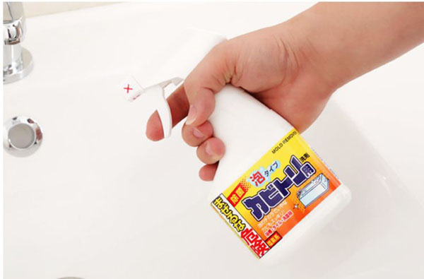 Chai xịt vệ sinh nhà bếp Rocket Mold Remover