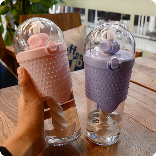 Cốc giữ nhiệt có nắp đậy và ống hút kute