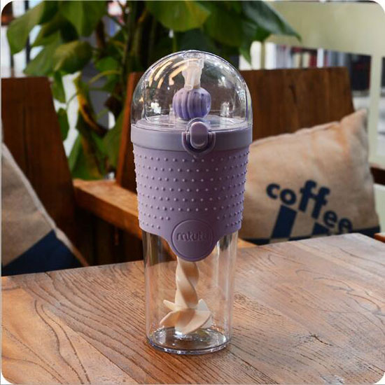 Cốc giữ nhiệt có nắp đậy và ống hút kute