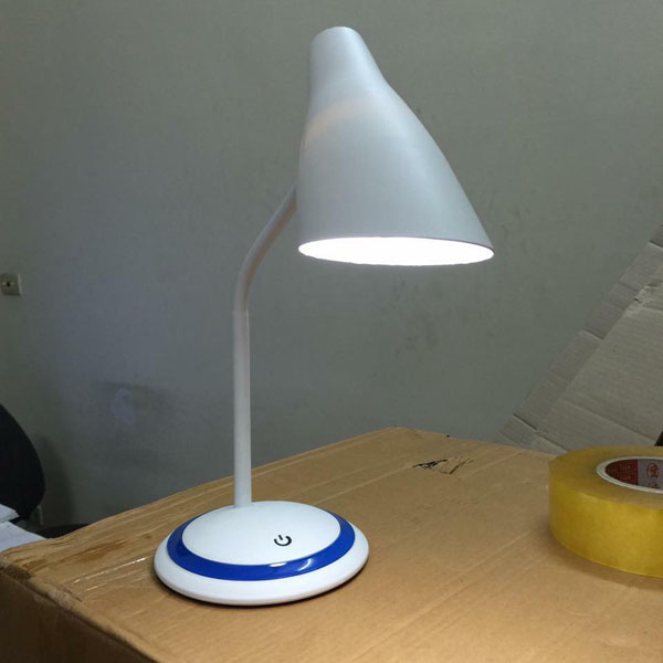 Đèn học chống cận thị loại to