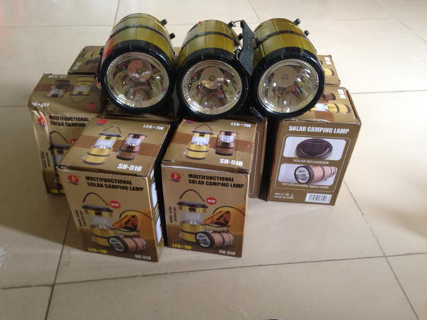 Đèn tích điện năng lượng mặt trời hình trống