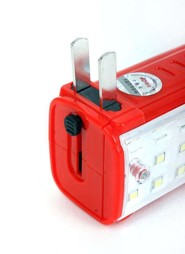 Bán sỉ đèn pin sạc kiêm đèn bàn đa năng KM-8730