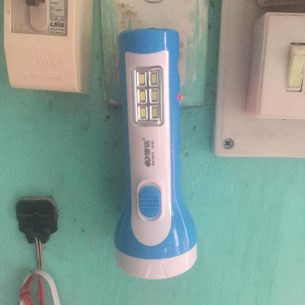 Đèn pin sạc điện KM-8819 2 chế độ