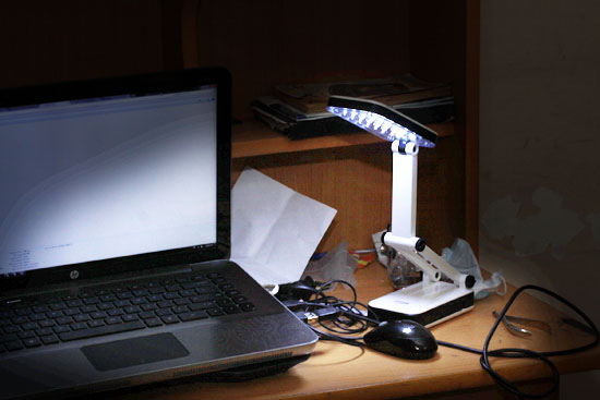Bán sỉ đèn led để bàn 24 bóng