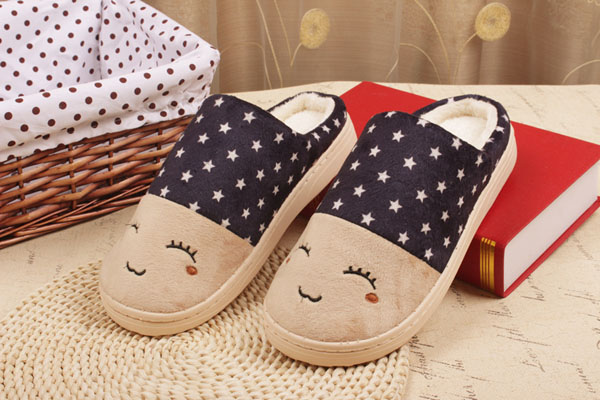 Bán buôn dép bông smiling cute đế cao su