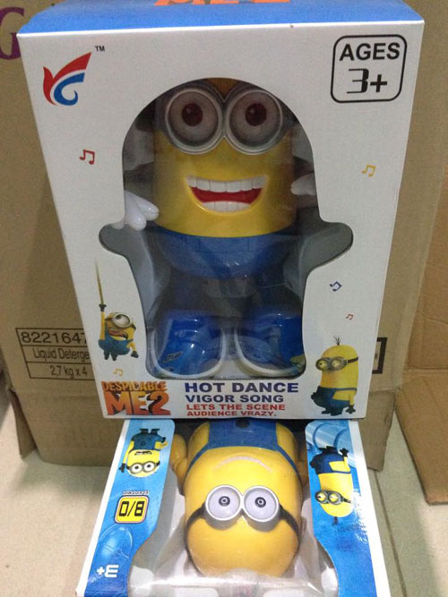 do-choi-minion-phat-sang-biet-hat-biet-nhay-2