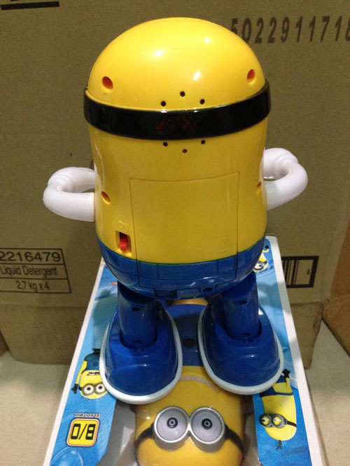 do-choi-minion-phat-sang-biet-hat-biet-nhay-6