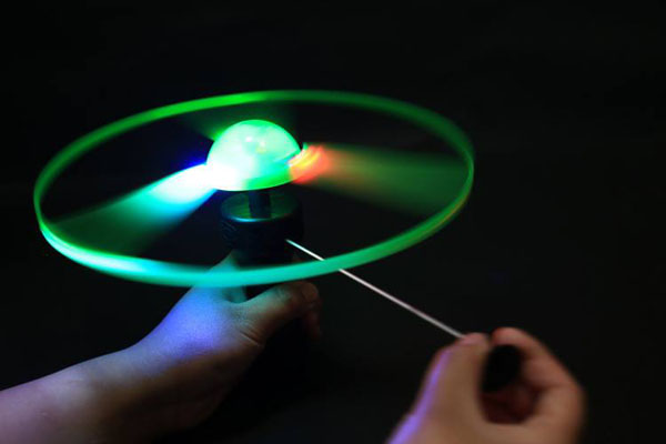 Đồ chơi đĩa bay ufo phát sáng