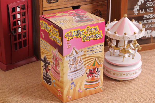 Đu quay ngựa gỗ phát nhạc music box