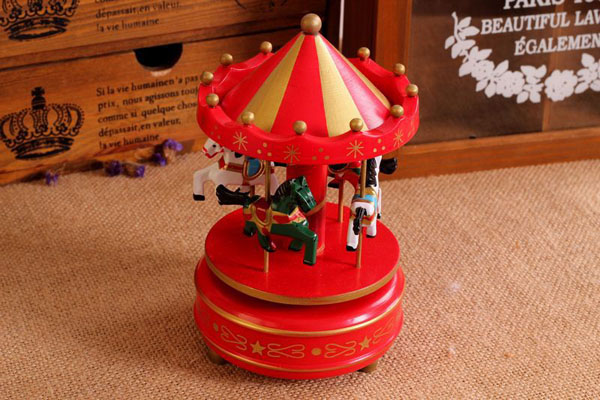Đu quay ngựa gỗ phát nhạc music box