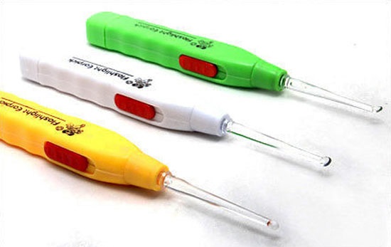 Dụng cụ lấy ráy tai có đèn Flashlight Earpick