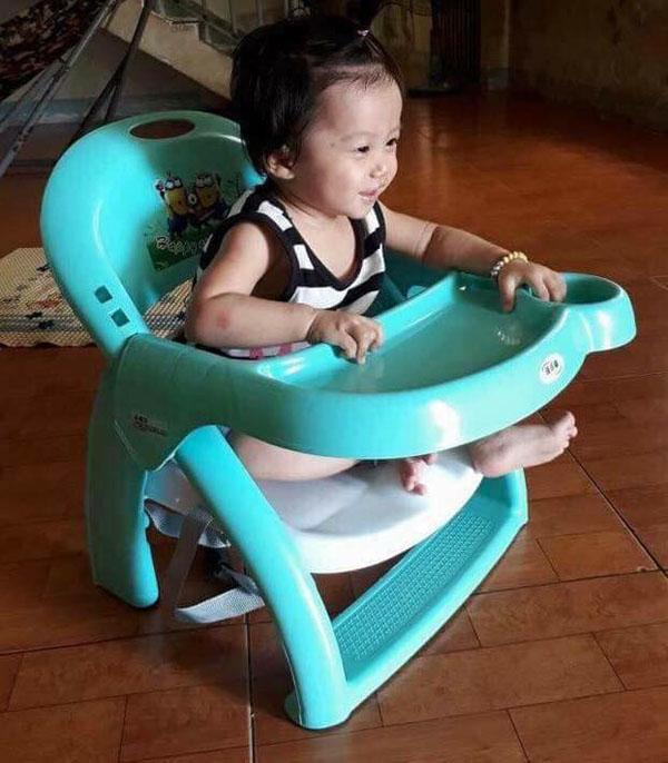 Ghế ăn dặm gấp gọn cho bé