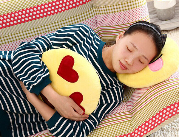 Bán sỉ gối cảm xúc dễ thương