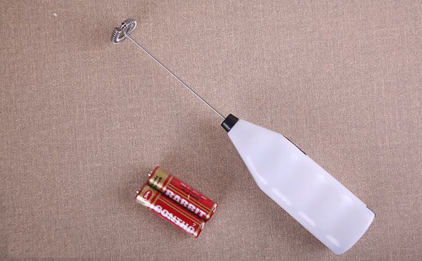 Máy đánh trứng cầm tay mini tiện dụng