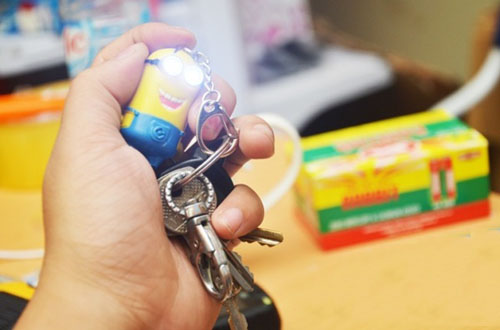 Móc treo chìa khóa minion biết nói