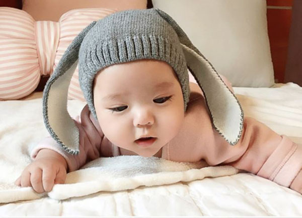 Nón len tai thỏ ấm áp cho bé