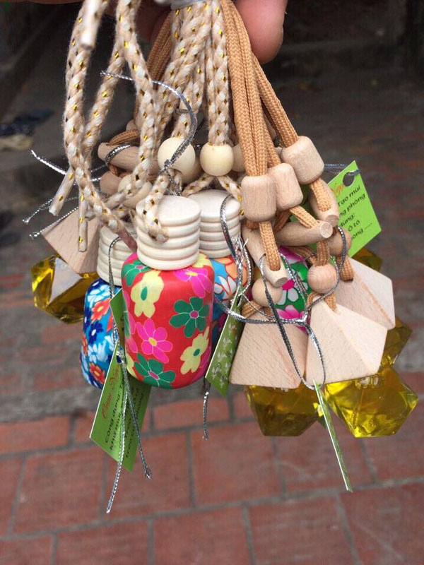 Tinh dầu treo ô tô Thiên Vũ