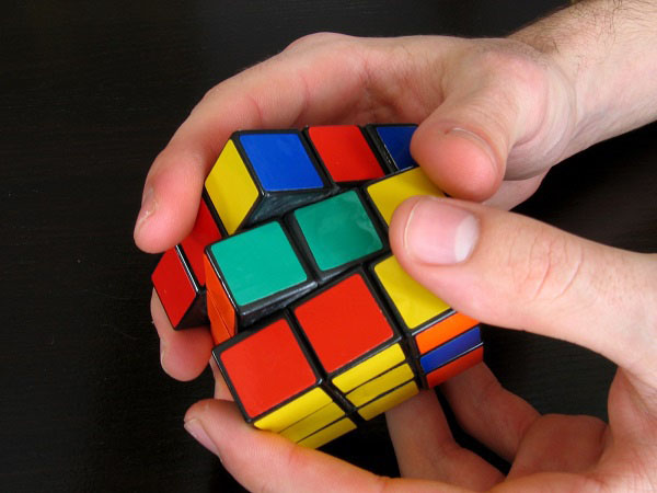 Trò chơi rubik 1 hộp 2 cái - 1 lớn 1 nhỏ