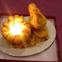 Nến phật thủ gà vàng kim kê độc đáo